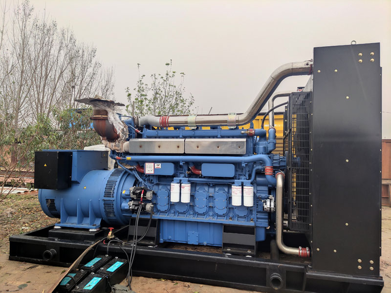 民众镇柴油发电机组更换机油时，应遵循哪些步骤？